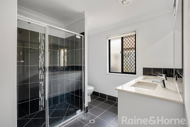 Photo - 16 Sunstone Circuit, Mango Hill QLD 4509 - Image 9