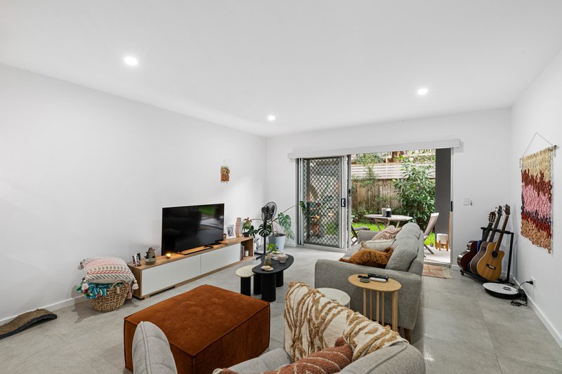 Photo - 1/6 Surrey Street, Nundah QLD 4012 - Image 4