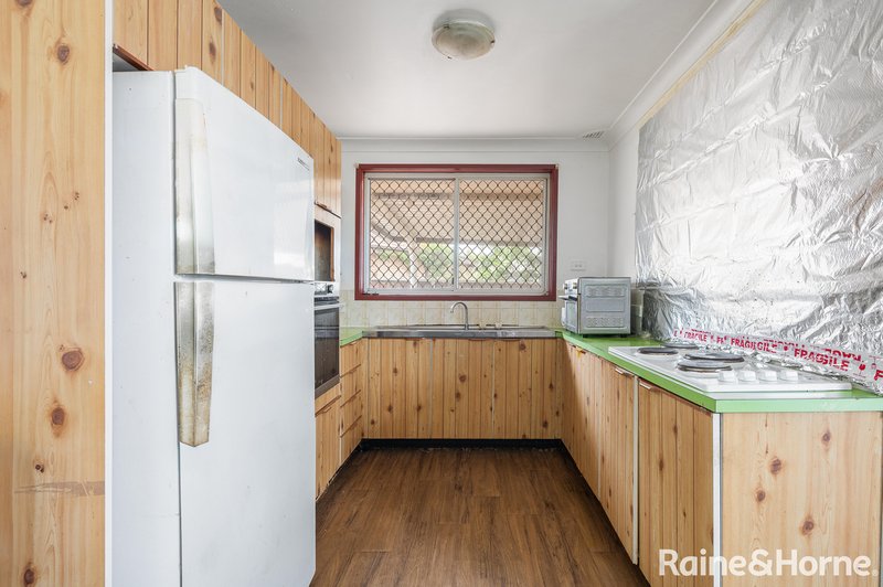 Photo - 16 Talbot Place, Ingleburn NSW 2565 - Image 4