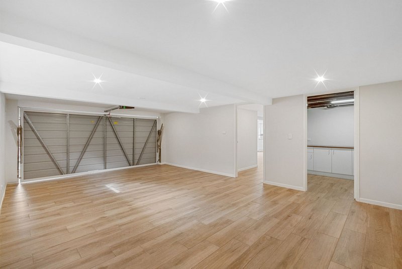 Photo - 16 Tasman Street, Stafford Heights QLD 4053 - Image 5