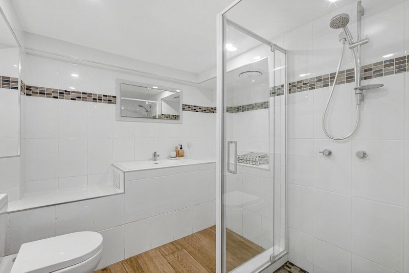 Photo - 16 Tasman Street, Stafford Heights QLD 4053 - Image 9