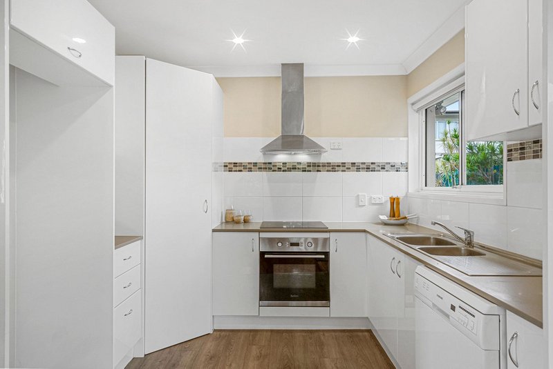 Photo - 16 Tasman Street, Stafford Heights QLD 4053 - Image 12