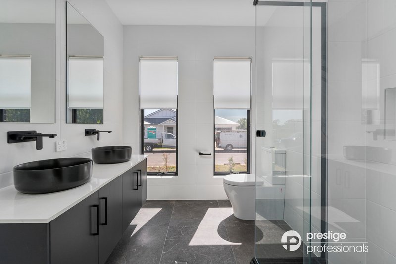 Photo - 16 Teale Circuit, Tahmoor NSW 2573 - Image 7