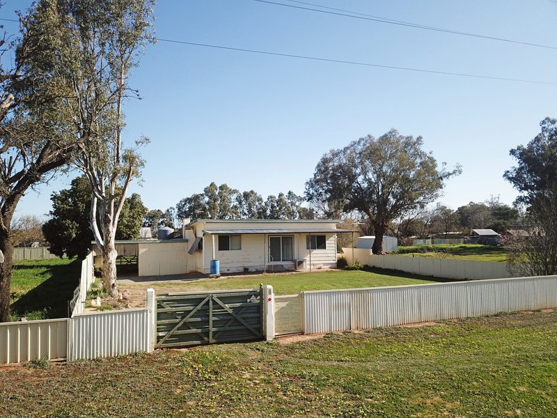 16 Tenandra Street, Gundagai NSW 2722