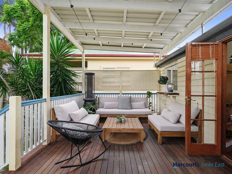 16 Thackeray Street, Norman Park QLD 4170