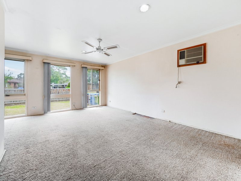 Photo - 16 Thomas Crescent, Cranbourne VIC 3977 - Image 13