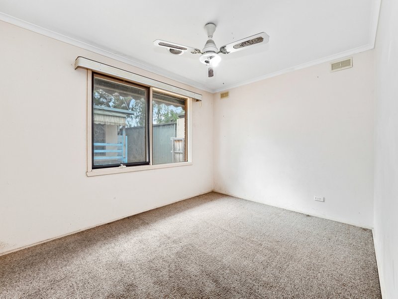 Photo - 16 Thomas Crescent, Cranbourne VIC 3977 - Image 17