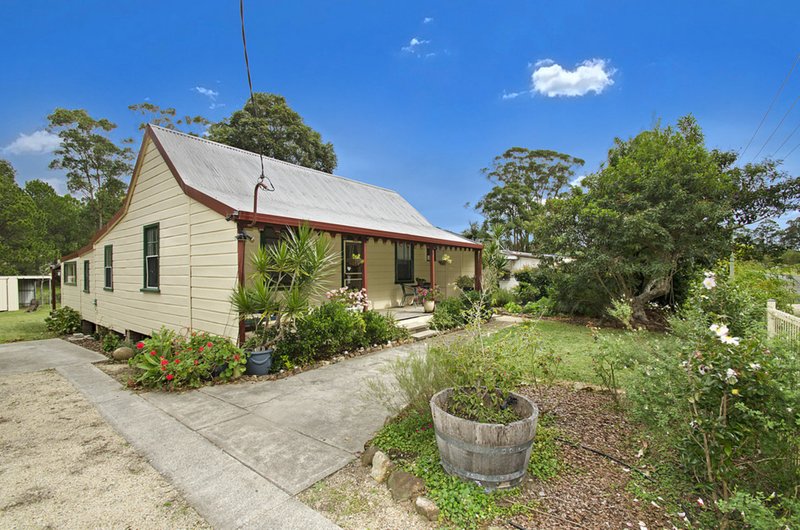 16 Thomas Street, Johns River NSW 2443