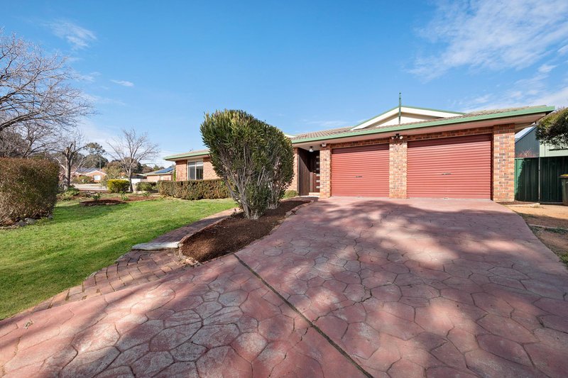 Photo - 16 Thornhill Crescent, Dunlop ACT 2615 - Image 2