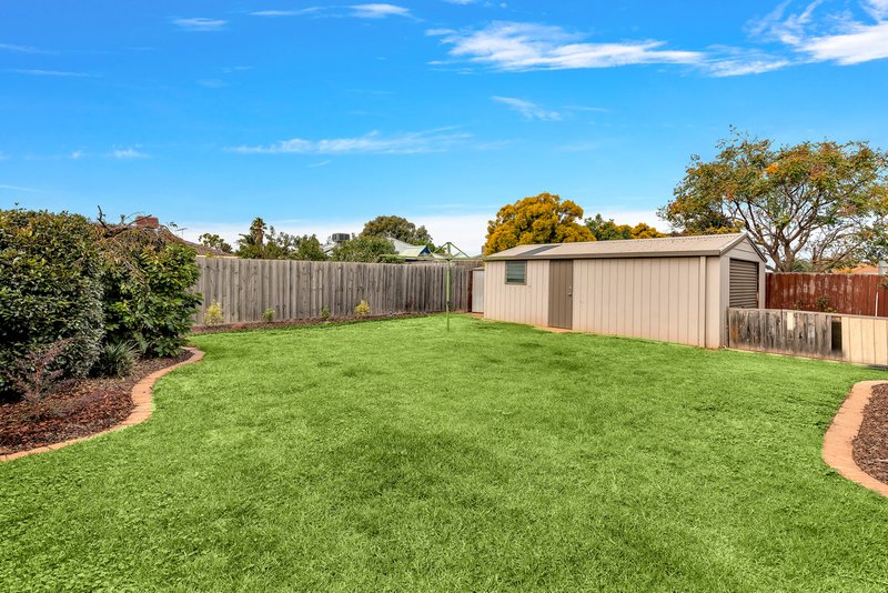 Photo - 16 Thoroughbred Avenue, Werribee VIC 3030 - Image 11