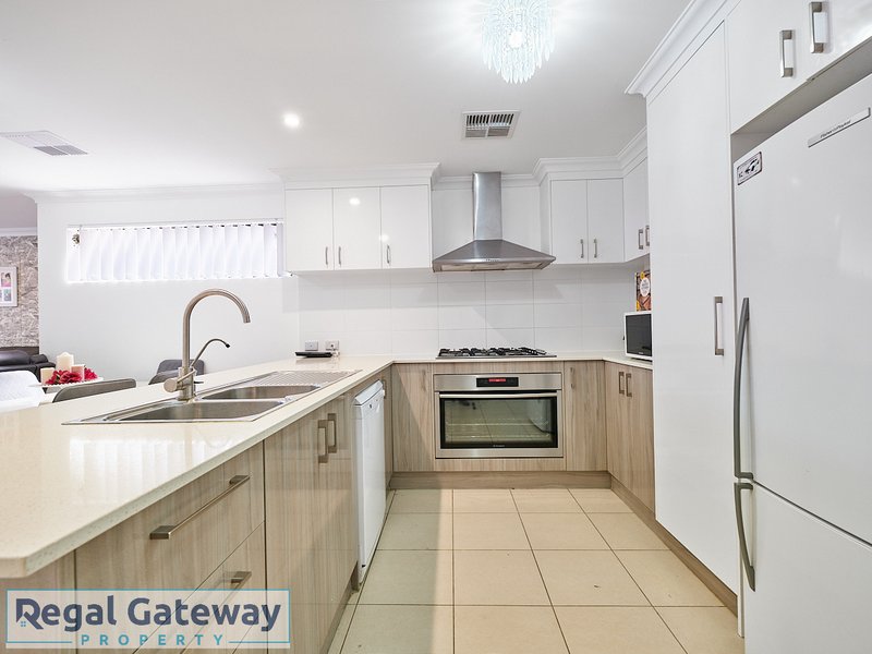 16 Tiliqua Crescent, Wandi WA 6167