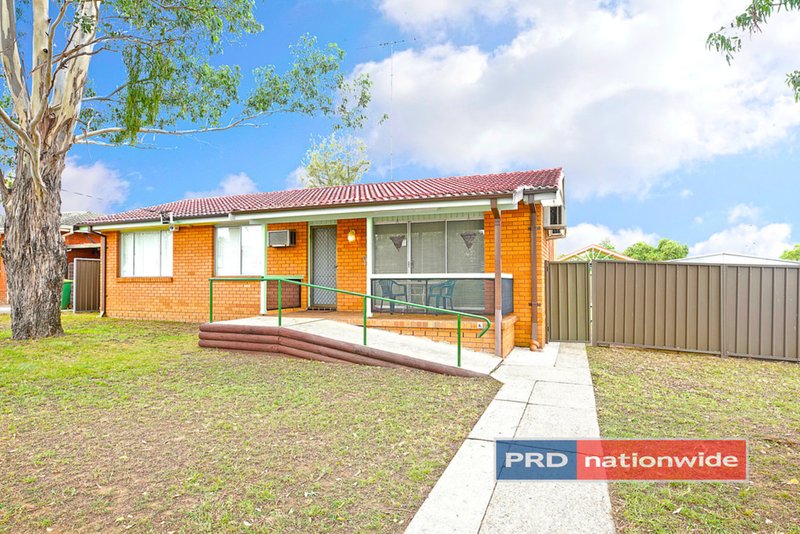 Photo - 16 Timgalen Avenue, South Penrith NSW 2750 - Image 1