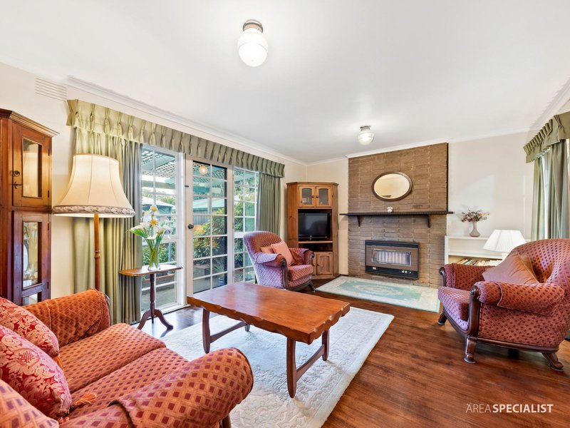 Photo - 16 Tiverton Drive, Mulgrave VIC 3170 - Image 5