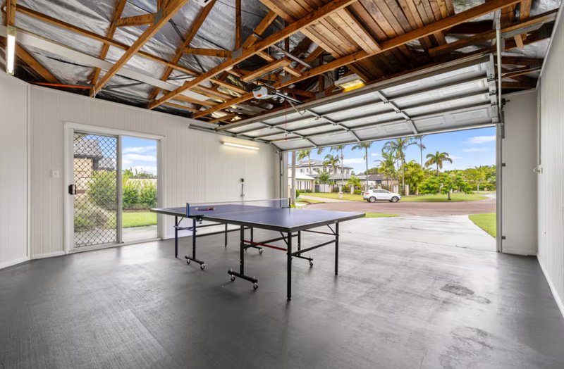 Photo - 16 Topsail Circuit, Banksia Beach QLD 4507 - Image 19