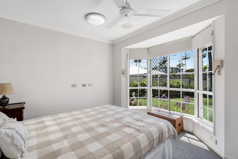 Photo - 16 Topsail Circuit, Banksia Beach QLD 4507 - Image 10