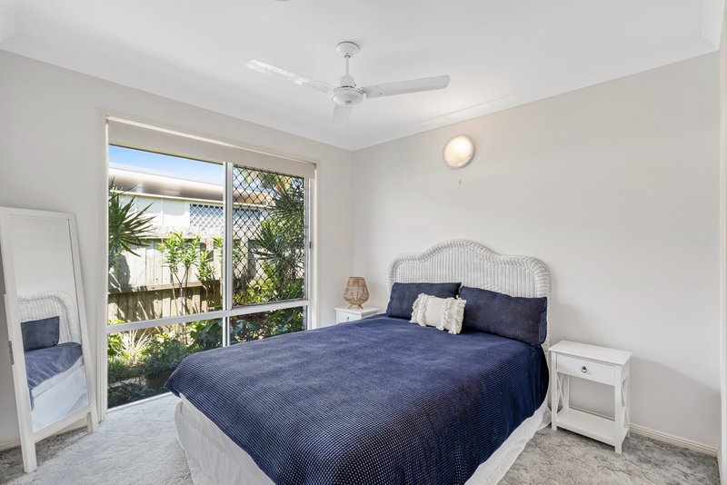 Photo - 16 Topsail Circuit, Banksia Beach QLD 4507 - Image 11