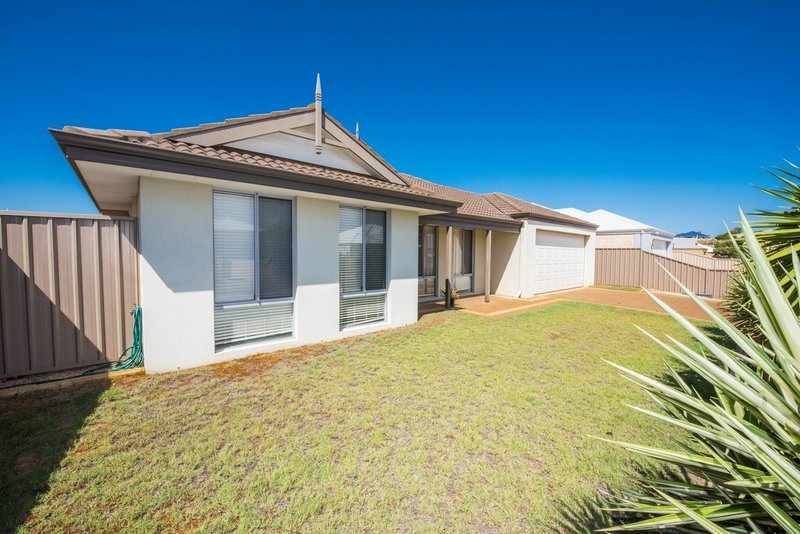 16 Topsail Street, Drummond Cove WA 6532