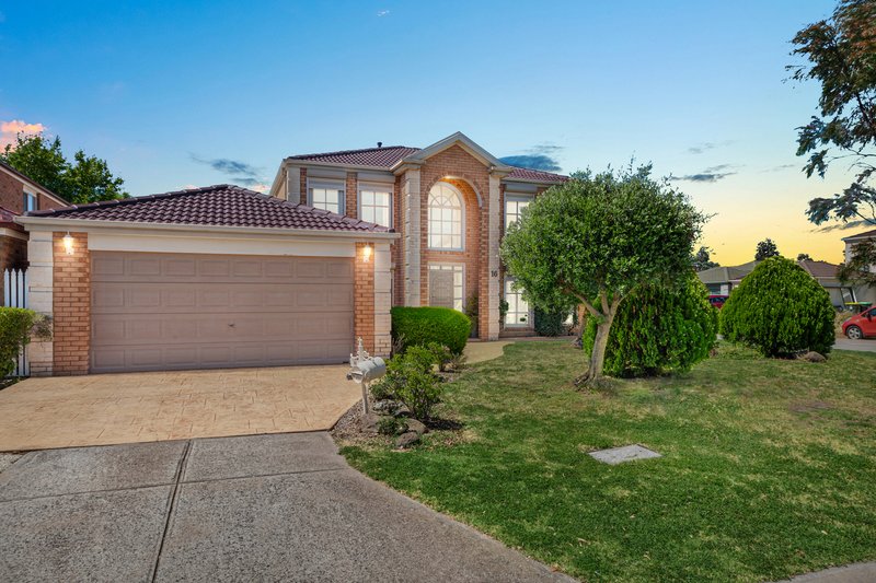 16 Torro Walk, Sydenham VIC 3037