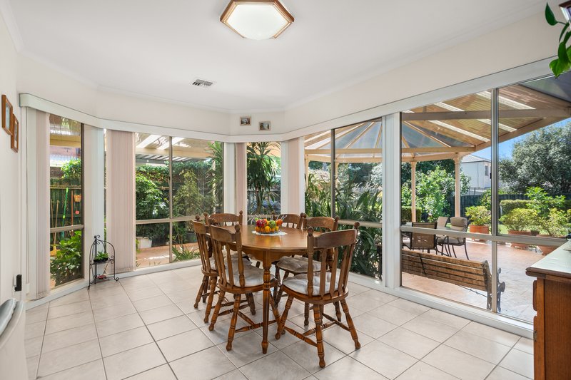 Photo - 16 Torro Walk, Sydenham VIC 3037 - Image 16