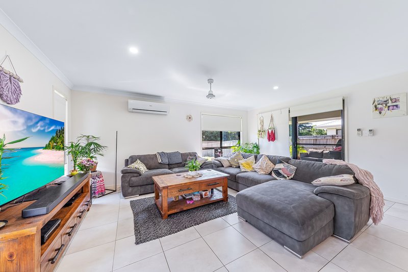 Photo - 16 Trader Crescent, Cannonvale QLD 4802 - Image 7