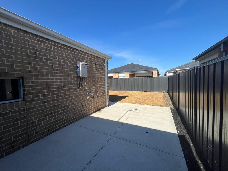 Photo - 16 Traverse Avenue, Tarneit VIC 3029 - Image 16