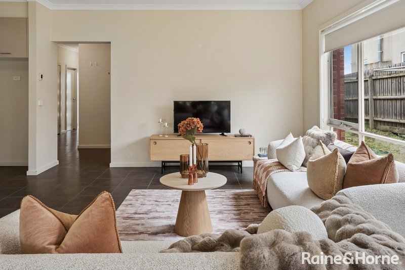 Photo - 16 Tree Change Way, Woodend VIC 3442 - Image 10