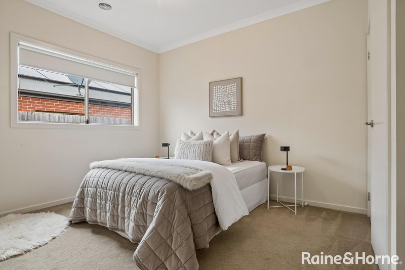 Photo - 16 Tree Change Way, Woodend VIC 3442 - Image 13