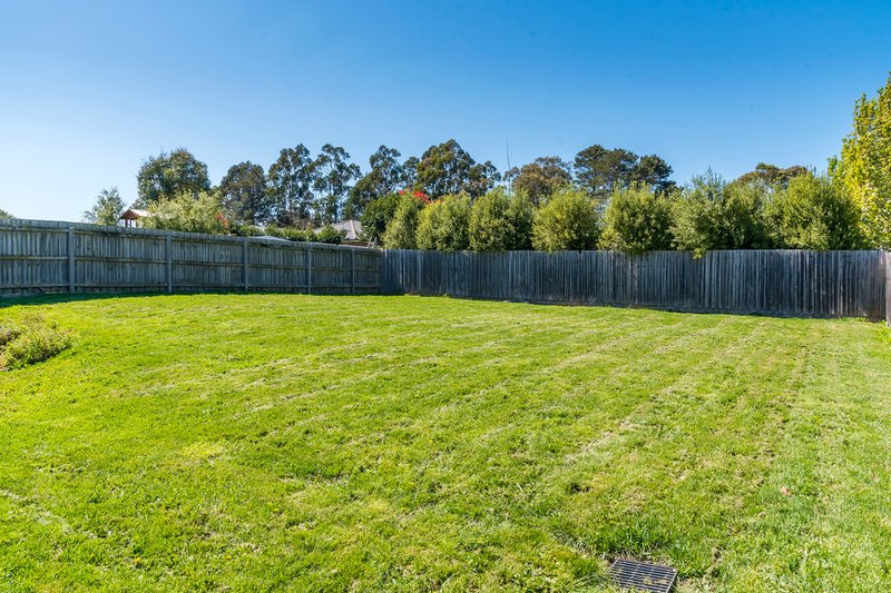 Photo - 16 Tree Change Way, Woodend VIC 3442 - Image 17