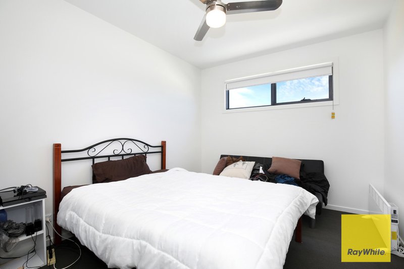 Photo - 16 Tribeca Drive, Point Cook VIC 3030 - Image 8