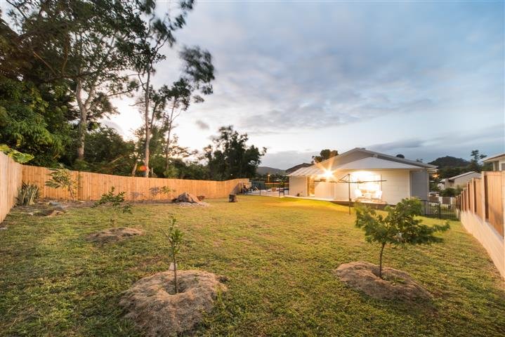 Photo - 16 Tropic Road, Cannonvale QLD 4802 - Image 13