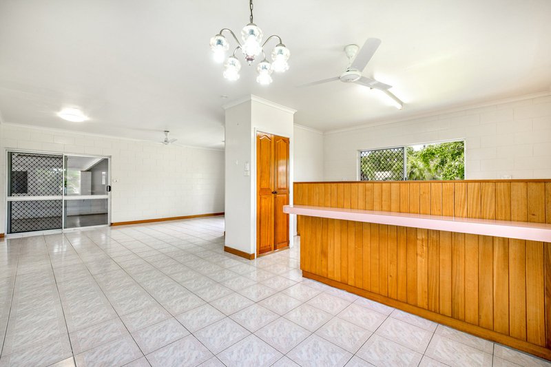 Photo - 16 Trucano Close, Whitfield QLD 4870 - Image 3