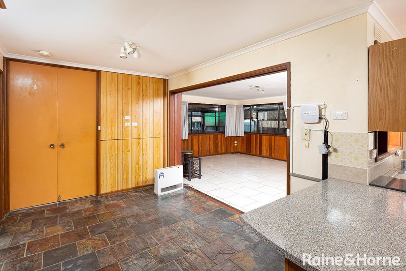 Photo - 16 Truman Avenue, Tolland NSW 2650 - Image 4