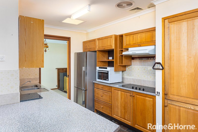 Photo - 16 Truman Avenue, Tolland NSW 2650 - Image 5