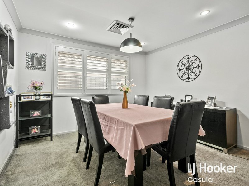 Photo - 16 Tulloch Close, Casula NSW 2170 - Image 4