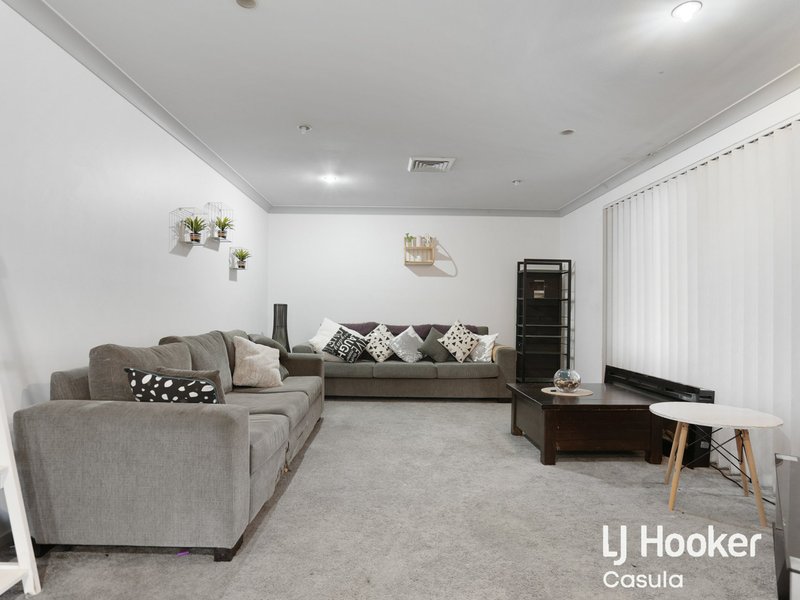 Photo - 16 Tulloch Close, Casula NSW 2170 - Image 5