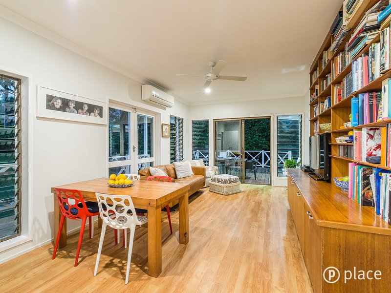 Photo - 16 Twelfth Avenue, St Lucia QLD 4067 - Image 10