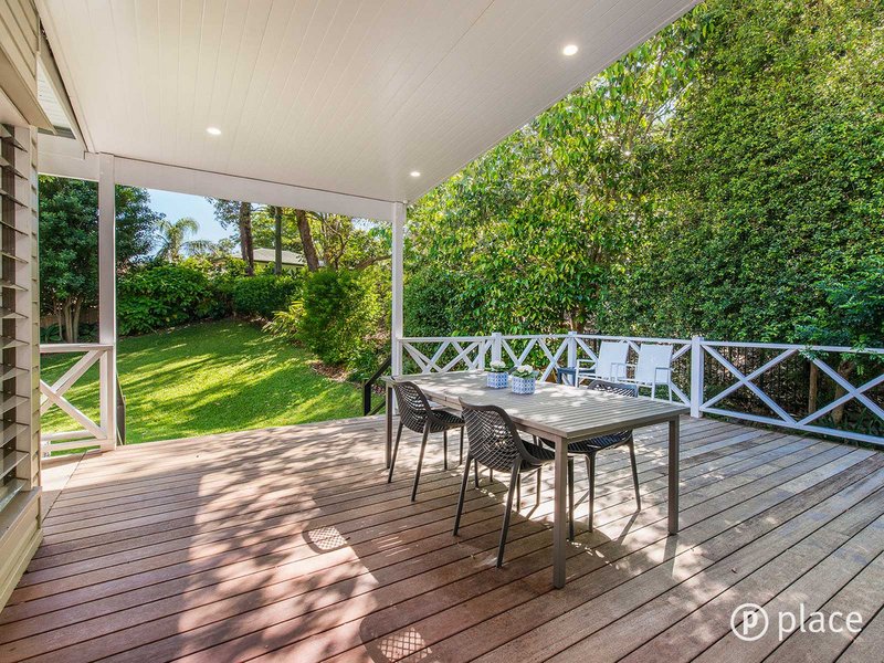 Photo - 16 Twelfth Avenue, St Lucia QLD 4067 - Image 11