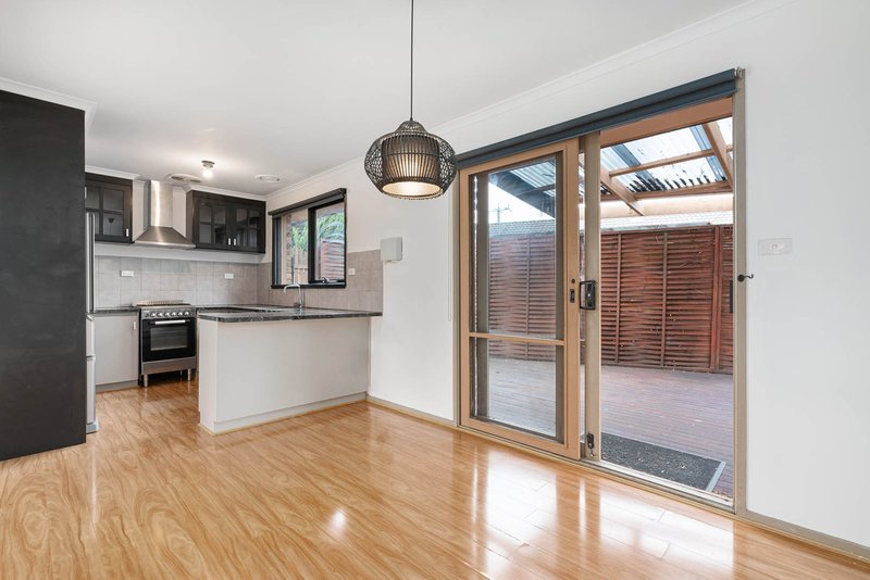 Photo - 16 Tyrone Street, Langwarrin VIC 3910 - Image 3