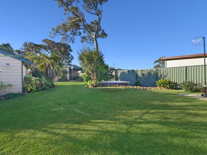 Photo - 16 Ulana Avenue, Budgewoi NSW 2262 - Image 3