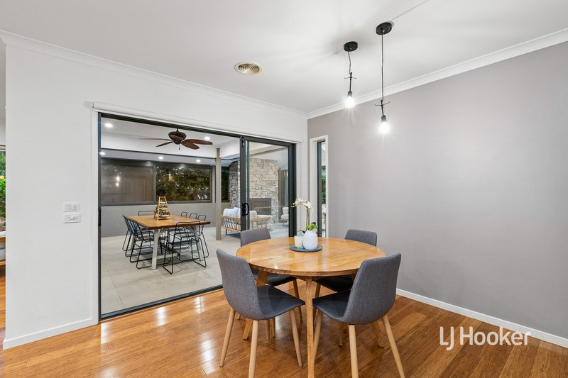 Photo - 16 Urchin Way, Point Cook VIC 3030 - Image 11