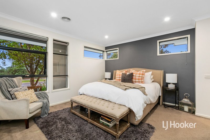 Photo - 16 Urchin Way, Point Cook VIC 3030 - Image 12