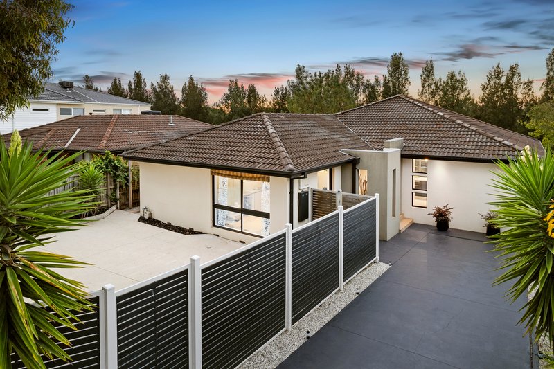 16 Valleyview Drive, Rowville VIC 3178