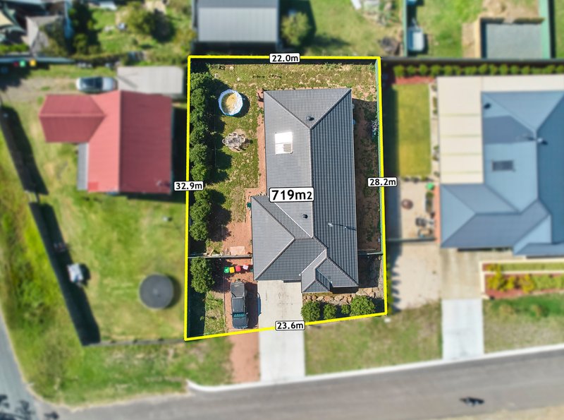 16 Valli Street, Heathcote VIC 3523