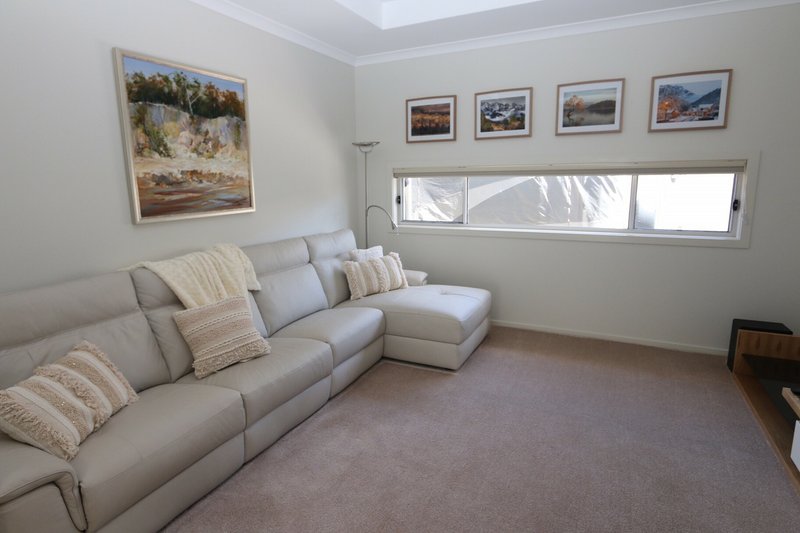 Photo - 16 Vanillalily Cl , Banksia Beach QLD 4507 - Image 10