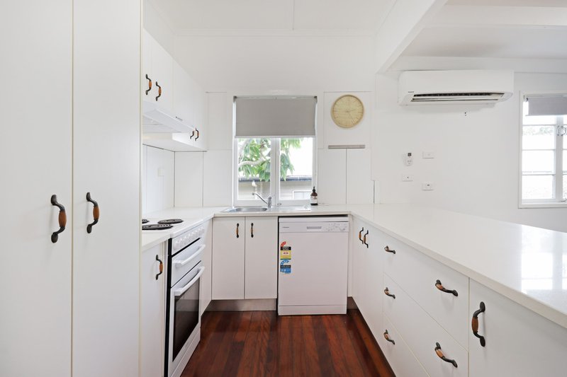 Photo - 16 Verney Street, Kings Beach QLD 4551 - Image 5