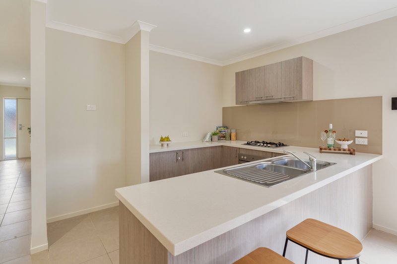 Photo - 16 Verona Street, Greenvale VIC 3059 - Image 5