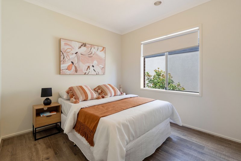 Photo - 16 Verona Street, Greenvale VIC 3059 - Image 12