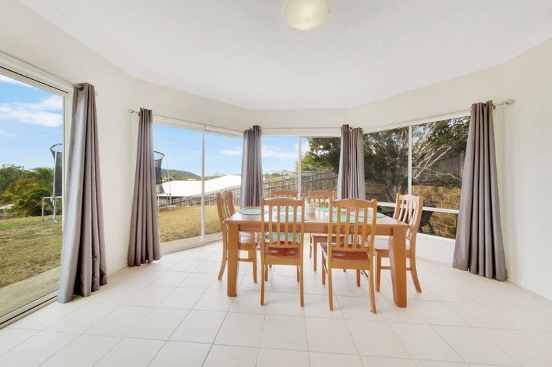 Photo - 16 Viewpoint Way, New Auckland QLD 4680 - Image 4