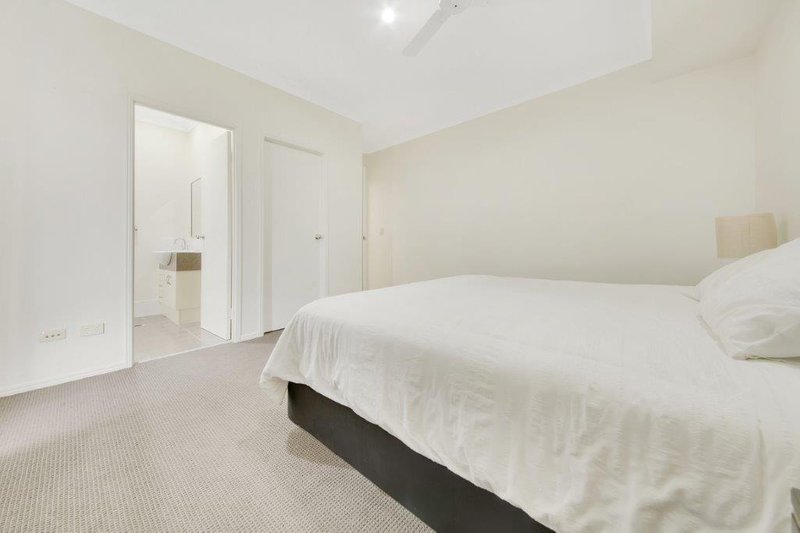 Photo - 16 Viewpoint Way, New Auckland QLD 4680 - Image 7