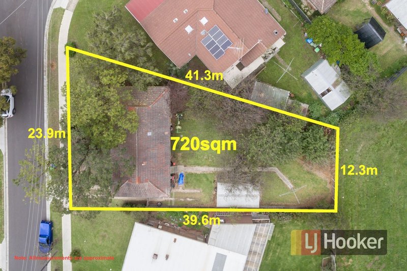 16 Village Drive, Hampton Park VIC 3976